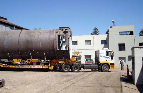 Transporte de cilindro petrolero de 50 toneladas 1/3